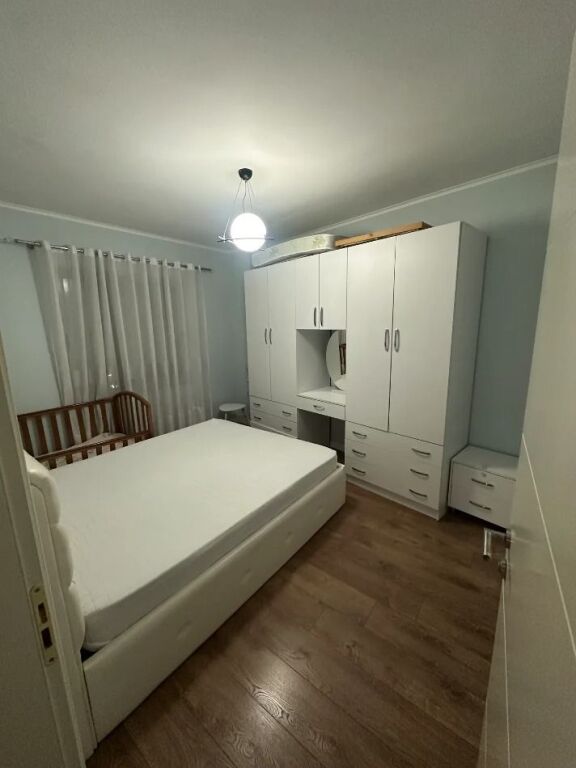 Apartament 2+1 me qira – Yzberisht !