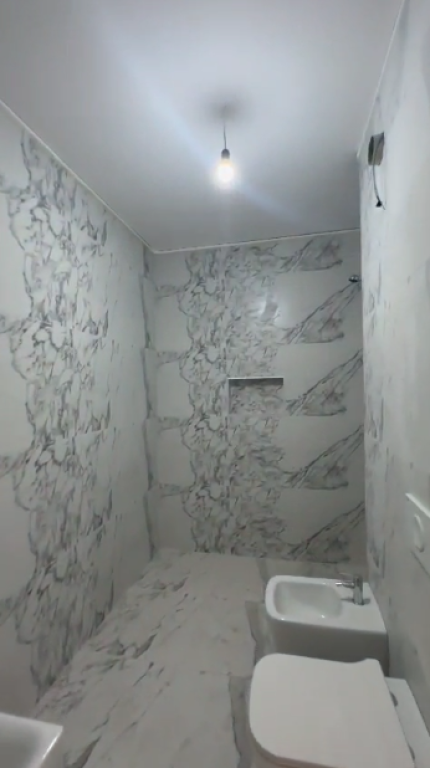 🌇Shitet apartament 3+1 te Komuna e Parisit🗝️