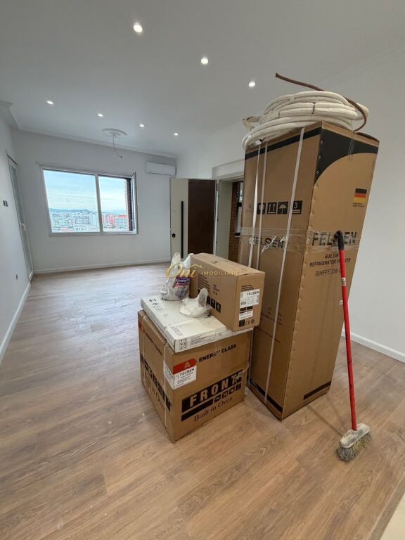 RRUGA E KAVAJES APARTAMENT PER SHITJE 1+1