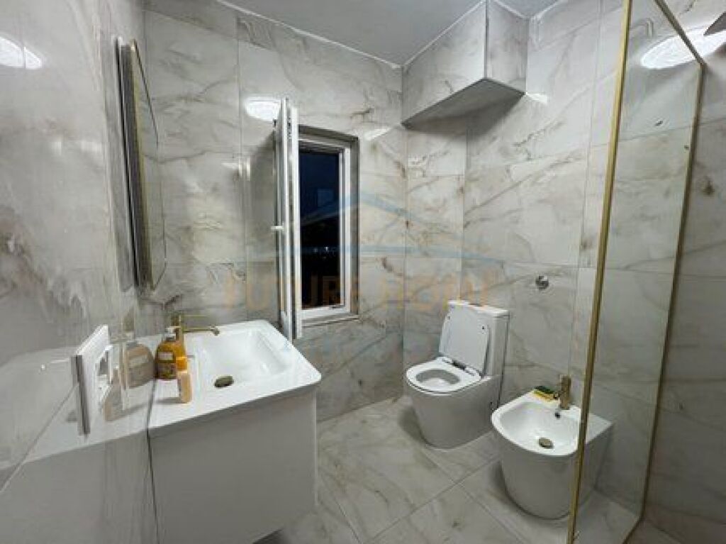 Qera, Apartament 3+1, Rruga Fortuzi, Tiranë