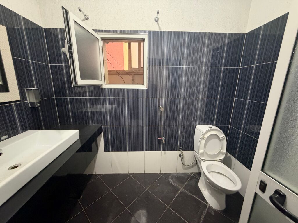 DYQAN ME QIRA NË BLLOK – TIRANË