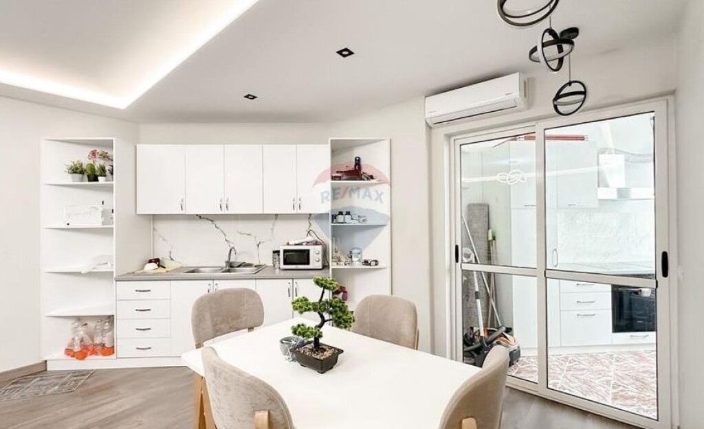 Apartament - Për Shitje - Pallatet Arabe, Tiranë  ID: 530191031-809