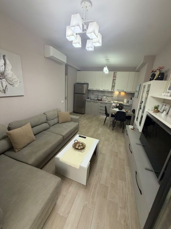 Appartamento in affitto 2+1 a 21 dicembre prezzo 65000 lek