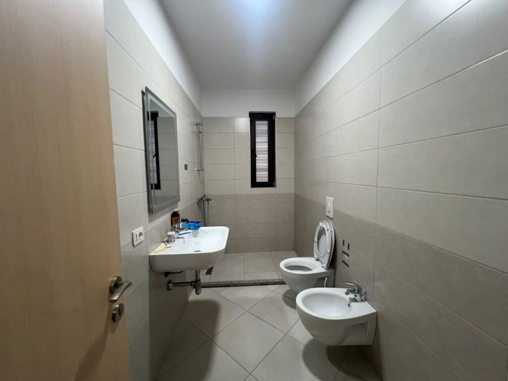 JEPET ME QIRA APARTAMENT 2+1 + POST PARKIMI