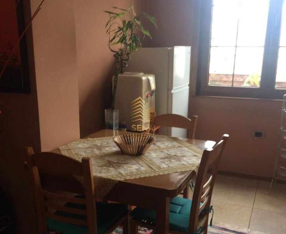 Affitto, Appartamento 1+1+Veranda, Via Durazzo, 50.000 ALL/mese