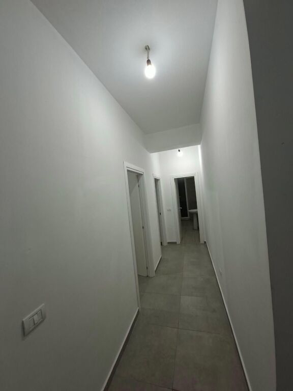 Qera | Apartament 2 + 1 | Rruga 5 Maji | 450 €/muaj