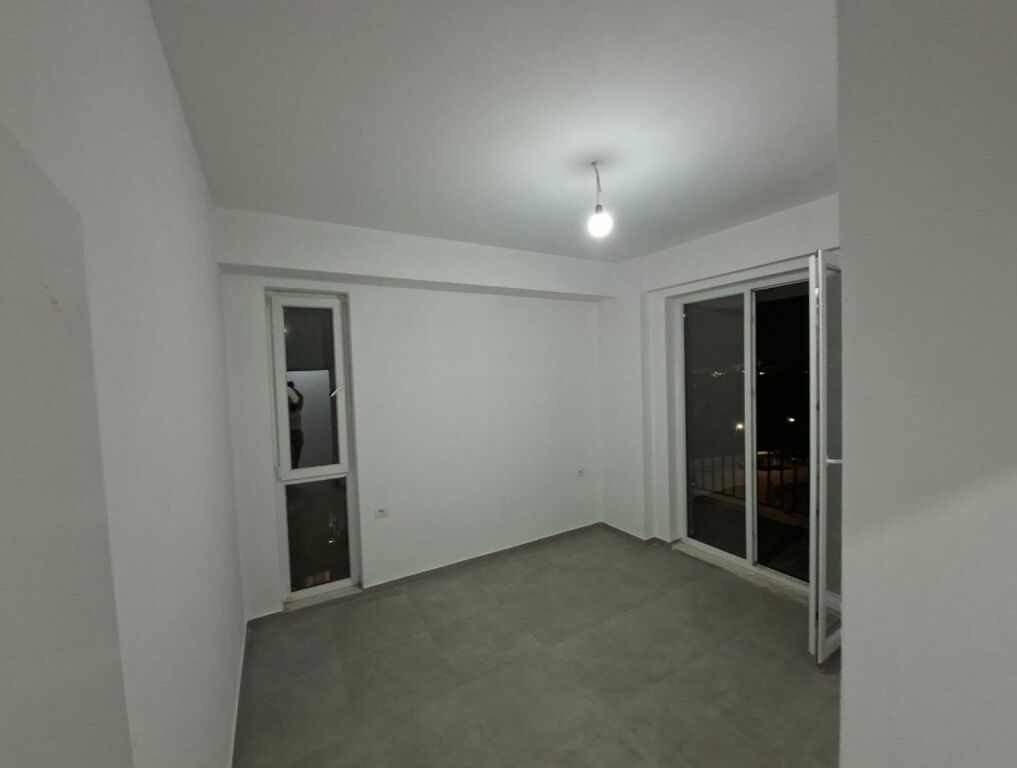 Qera | Apartament 2 + 1 | Rruga 5 Maji | 450 €/muaj