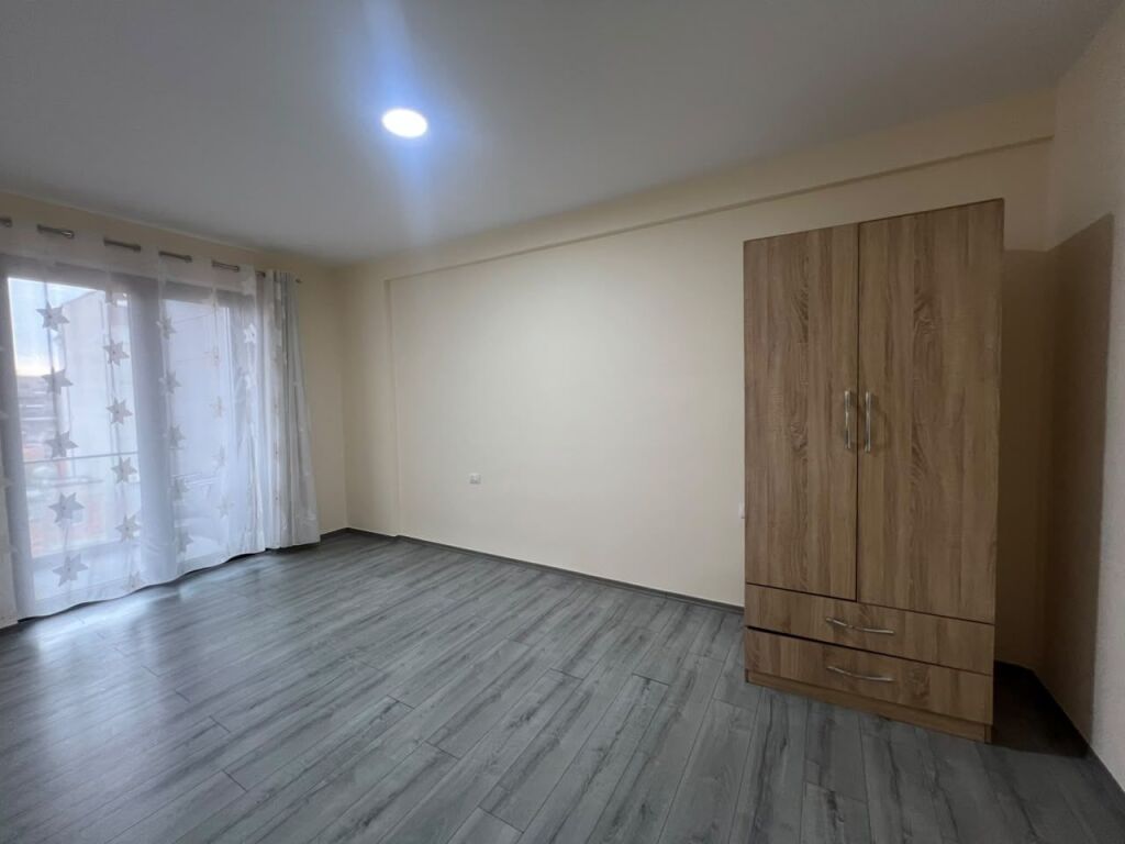 JEPET ME QIRA APARTAMENT 2+1 + POST PARKIMI