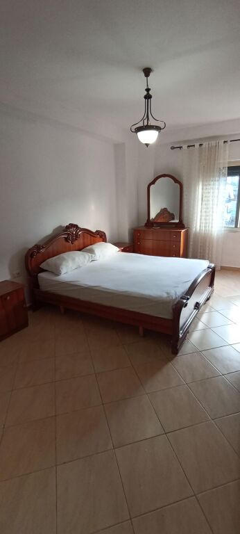 Rent | Apartament 2 + 1 | Komuna Parisit | 650 €/month