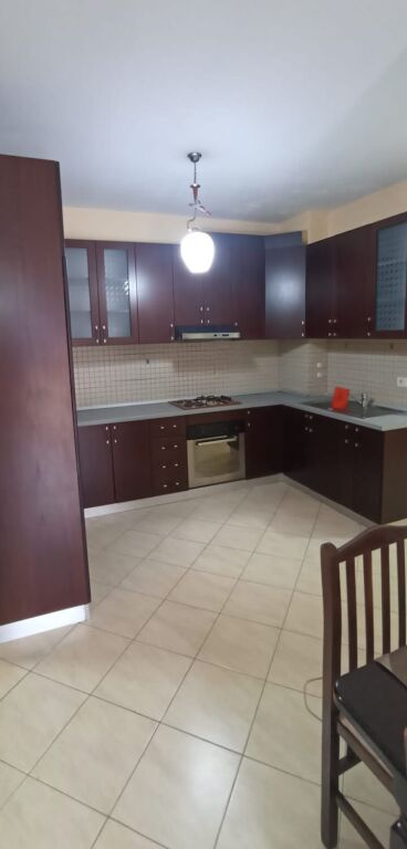 Apartament 2+1 ne Komunen e Parisit