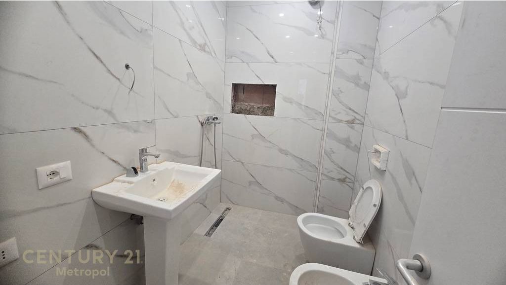 Appartamento 1+1 in Affitto in Viale Nuovo, Tirana - 55.000 leke| 70 m²