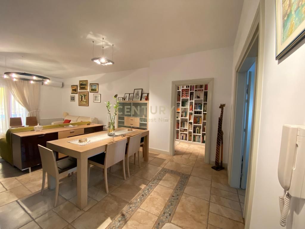 Apartament 2+1+2 per shitje te Kompleksi Dinamo