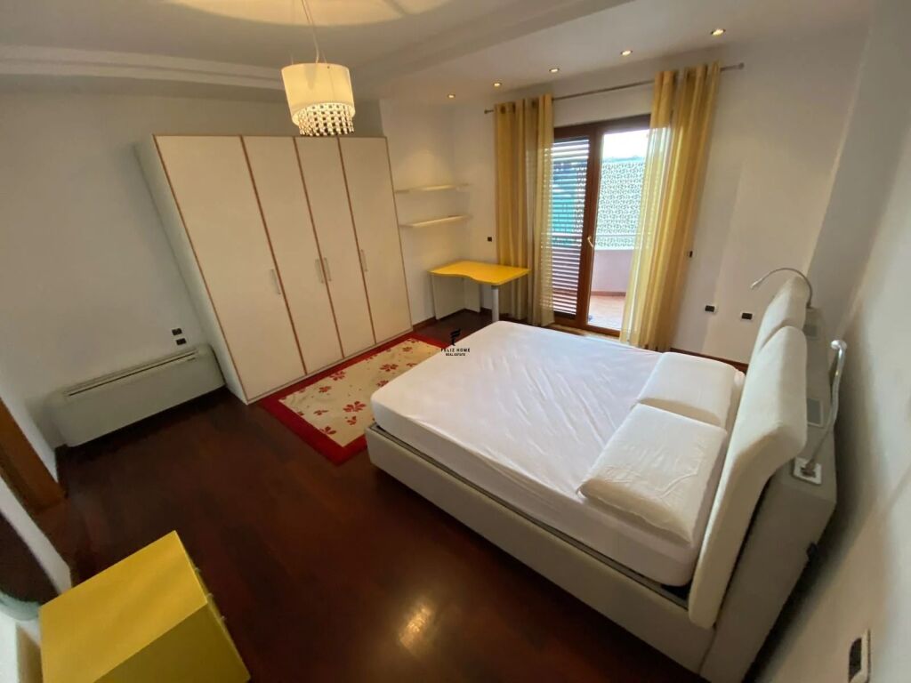 APARTAMENT ME QERA 4+3+3 BLLOK 350.000 LEKE FH-97032