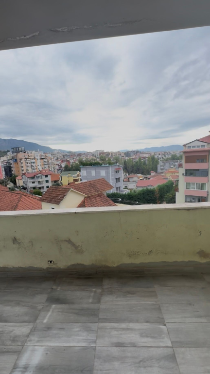 2+1 apartment with veranda for sale in Fresk