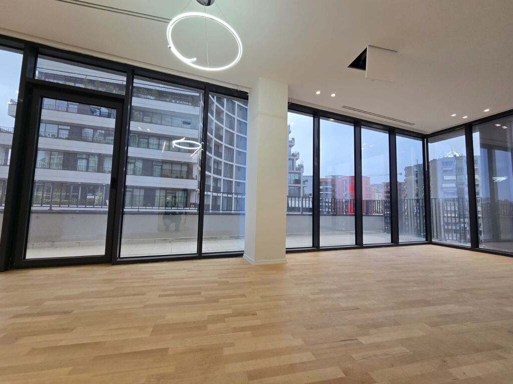 Shitet Apartament 2+1+2+ post parkimi Lake view