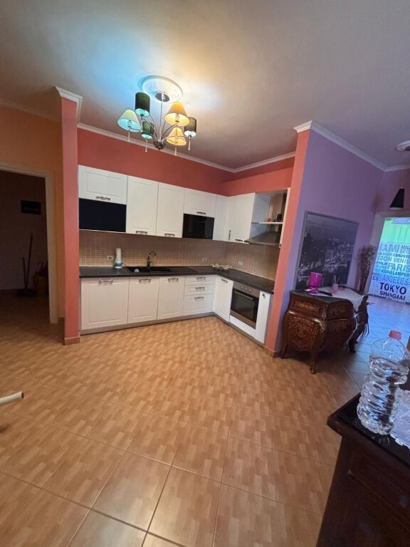 Shitet Apartament 2+1 ne Shkoze!