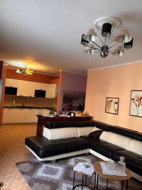 Shitet Apartament 2+1 ne Shkoze!