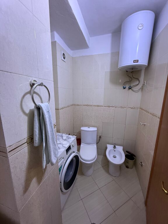 Kodra e Diellit- Appartamento 1+1 in affitto 50.000 leke