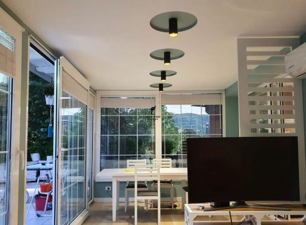 SHITET APARTAMENT 3+1+2 RRUGA E KOSOVARVE 60.000.000 LEKE FH-97058