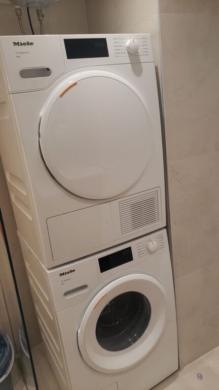 Jepet me qira 2+1+parkim AKSESS TIRANA ISH DOGANA 80.000 leke