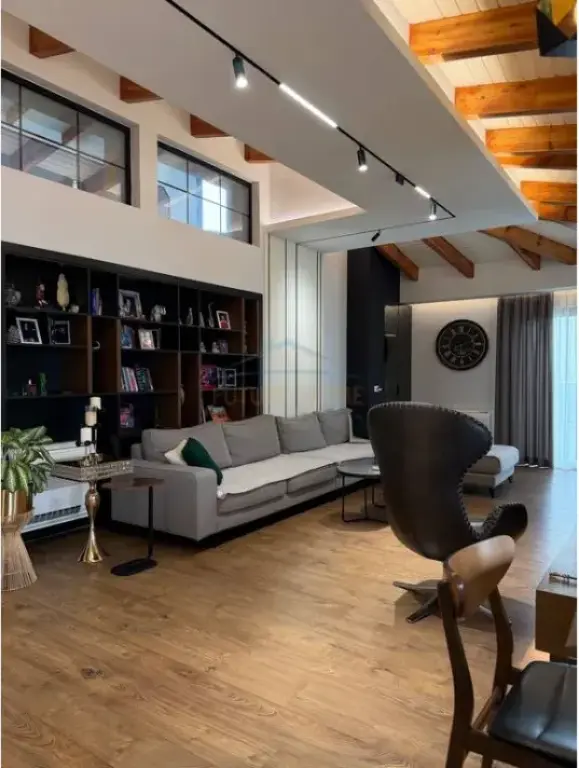 Tirane, villa in vendita Villa 3 Piani Piano 4, 700 m² 2.000.000 € (Lago secco)