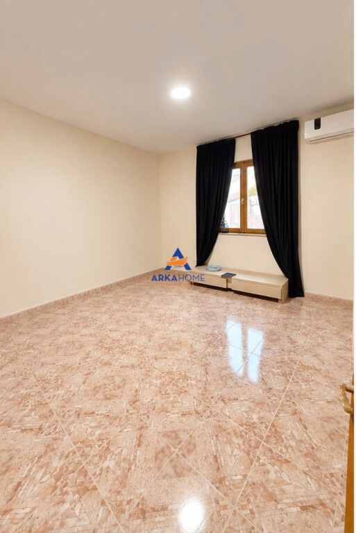AFFITTASI VILLA SU 3 PIANI " VIA SPIRO ÇIPI, TIRANA " 200.000 LEK