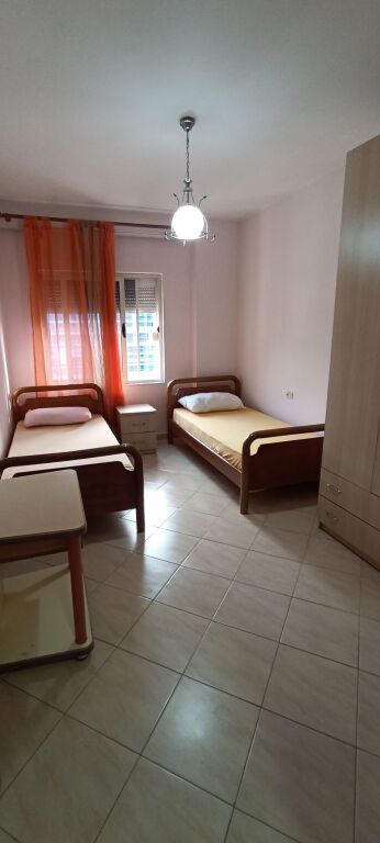 Rent | Apartament 2 + 1 | Komuna Parisit | 650 €/month