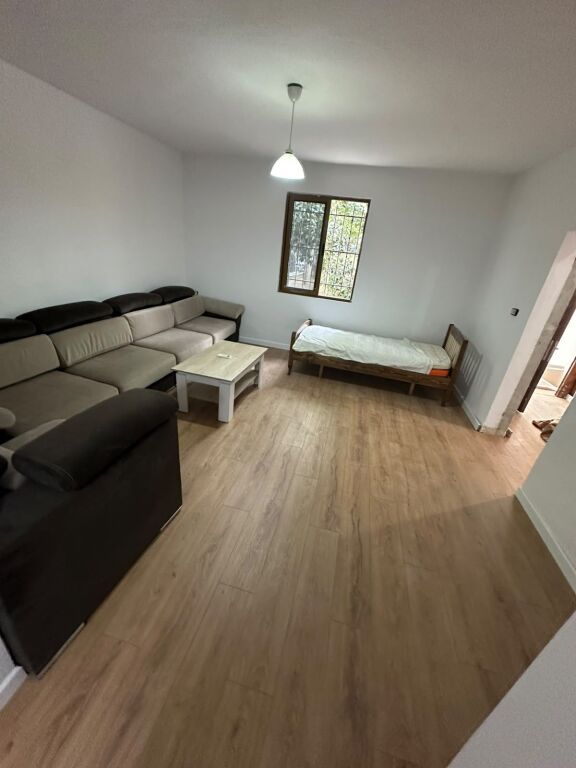 Qera | Shtëpi private 2 + 1 | Spitali Amerikan 2 | 500 €/muaj