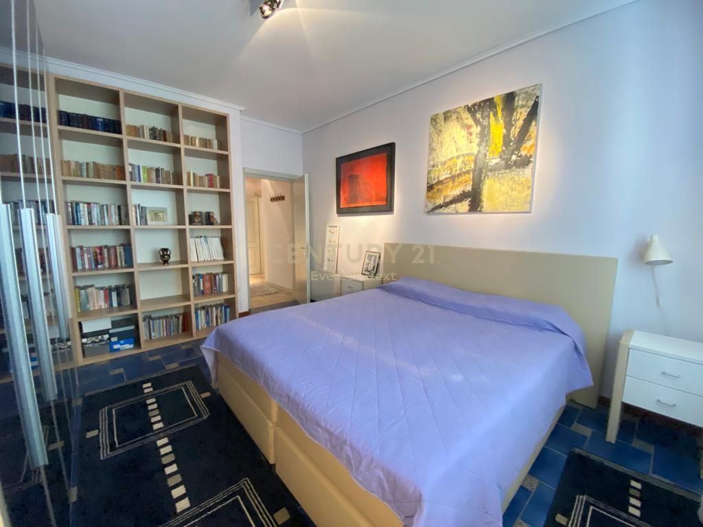Apartament 2+1+2 per shitje te Kompleksi Dinamo