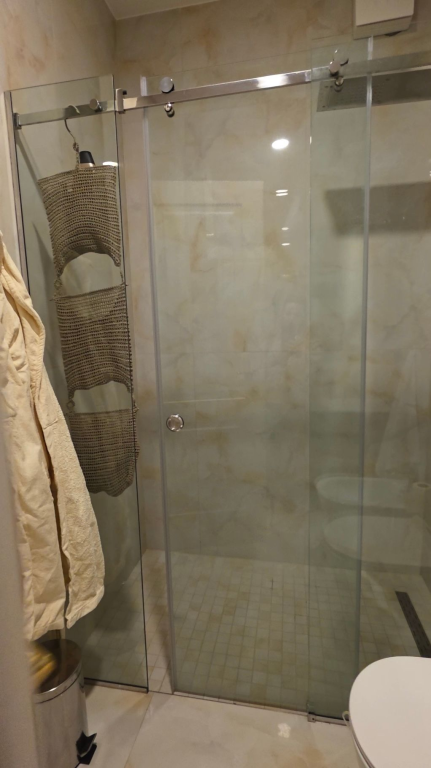 Shitet apartament 2+1+2 me depo dhe post parkimi, pranë TEG, në Rezidencën Joy.