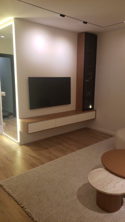 Jepet me qira 2+1+parkim AKSESS TIRANA ISH DOGANA 80.000 leke