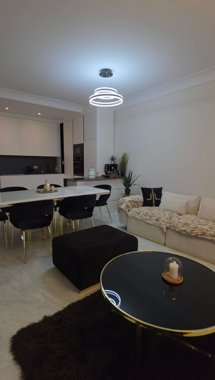 Shitet apartament 2+1+2 me depo dhe post parkimi, pranë TEG, në Rezidencën Joy.