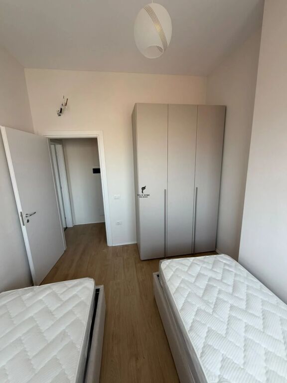 APARTAMENT ME QERA 2+1+2 VASIL SHANTO 130.000 LEKE FH-97109