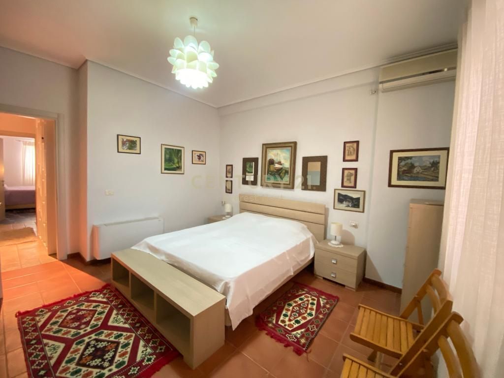 Apartament 2+1+2 per shitje te Kompleksi Dinamo