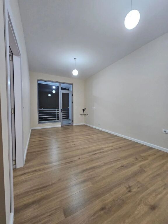 SHITET APARTAMENT 1+1 RRUGA E KAVAJES 170.000 EURO FH-97127
