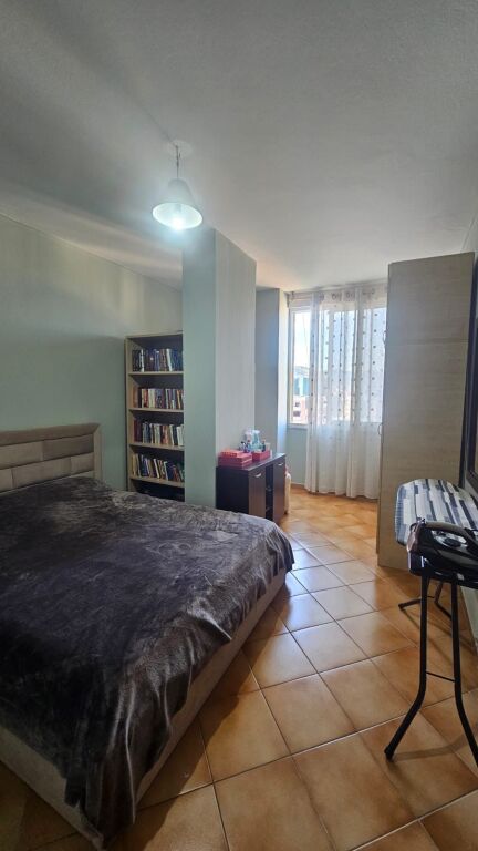 Apartament 1+1 per qera Petronini !