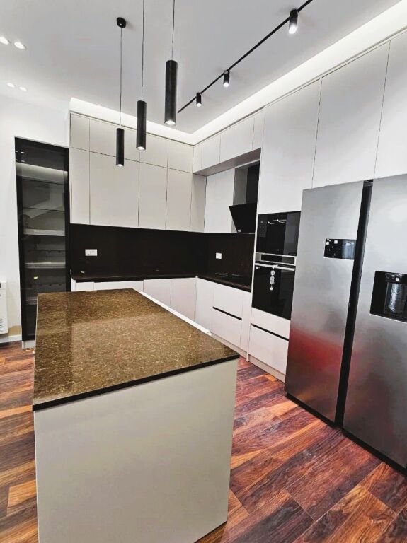 **Jepet me qira Vilë – Forest Residence, Liqeni i Thatë**