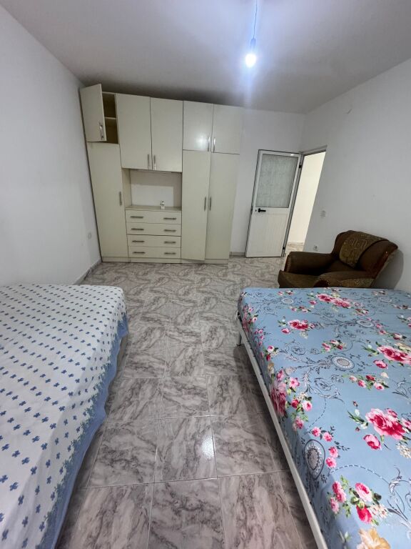 Jepet 2+1 me qira – Durrës!