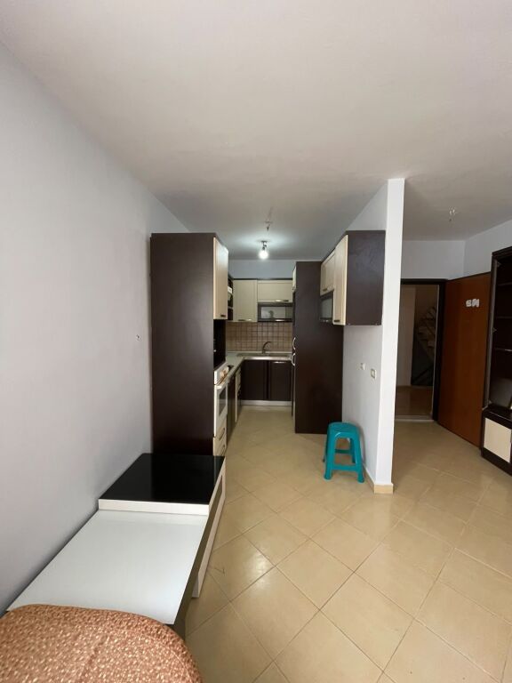 Apartment 3+1 for sale at Pallatet Cabej, Yzberisht, Misto Mame, Astir, Kashar.