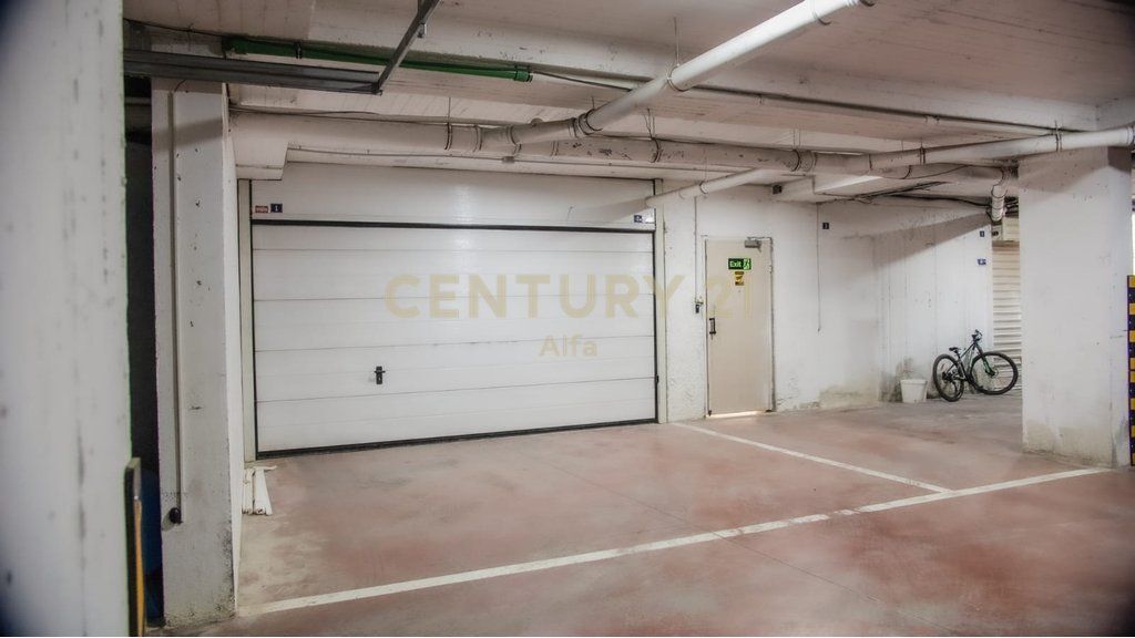 OKAZION! Shitet apartament 4+1+3 tualete dhe 2 poste parkimi- LIQENI ARTIFICIAL