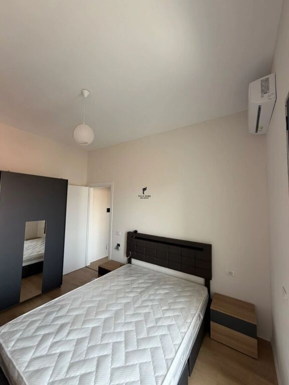 APARTAMENT ME QERA 2+1+2 VASIL SHANTO 130.000 LEKE FH-97109
