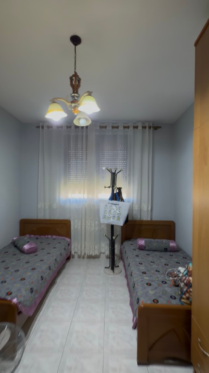 Shitet apartament 2+1 te Ish-Fusha e Aviacionit