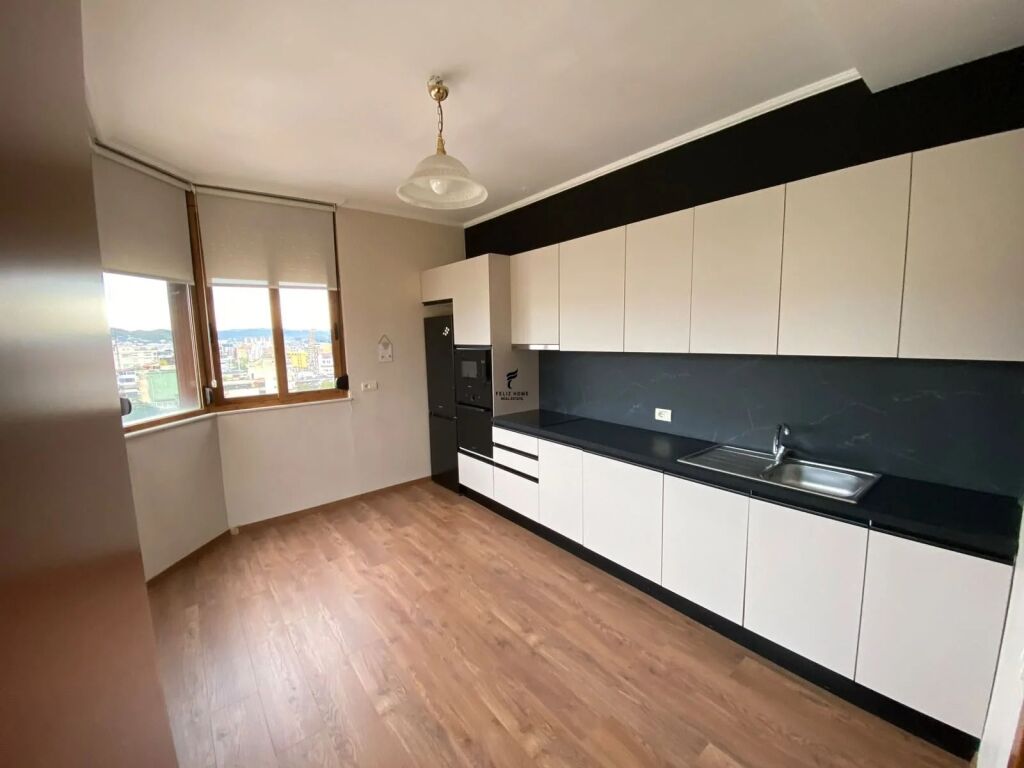 APARTAMENT ME QERA 3+1+2 BLLOK 200.000 LEKE FH-97016