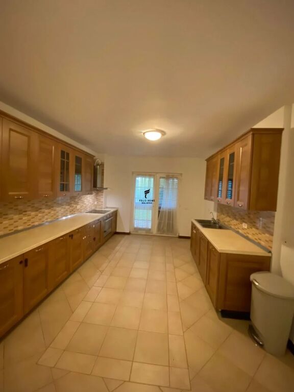 3-STOREY VILLA FOR RENT TEG 350,000 LEKE FH-97099
