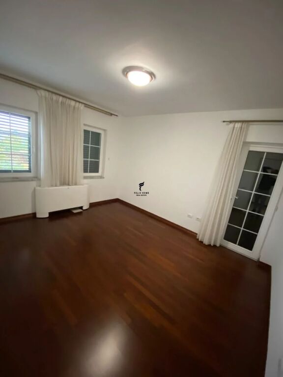 3-STOREY VILLA FOR RENT TEG 350,000 LEKE FH-97099