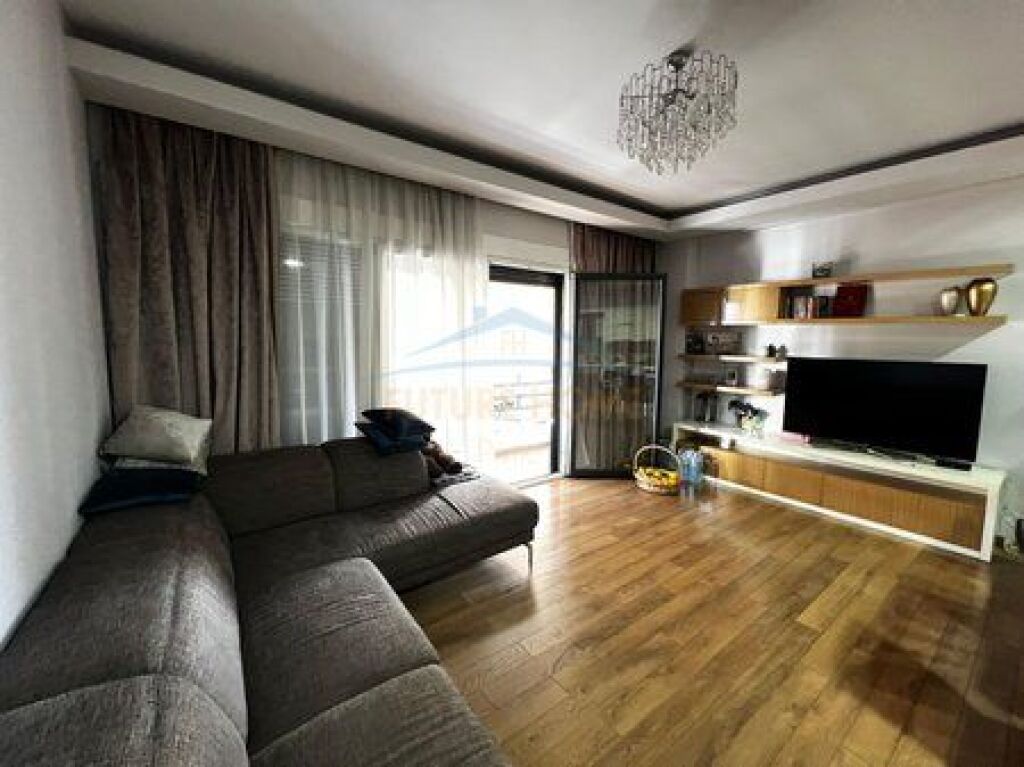 Shitet , Apartament 3+1+2 , Dritan Hoxha , Tirane