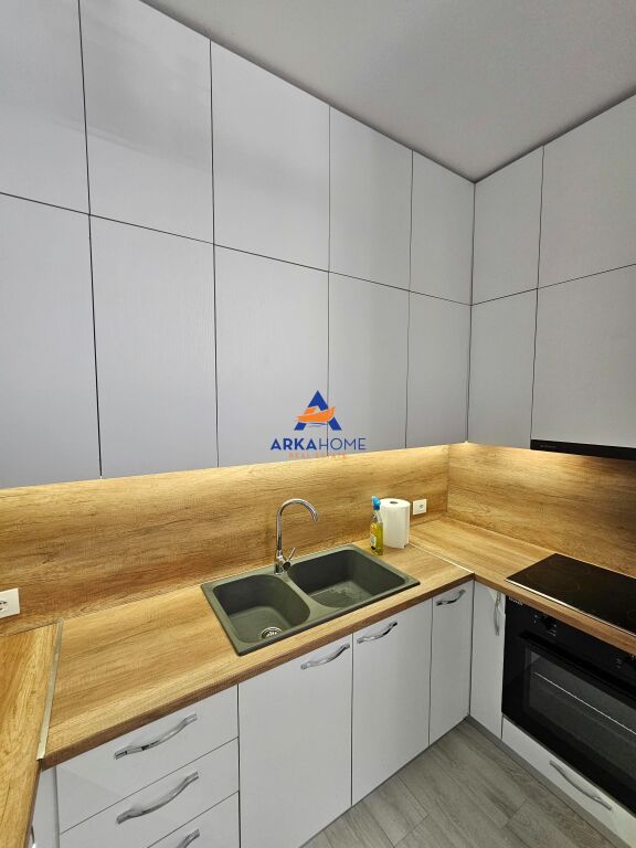 APPARTAMENTO IN AFFITTO 2+1+BALCONE " VIA 5 MAGGIO " 65.000 LEKE