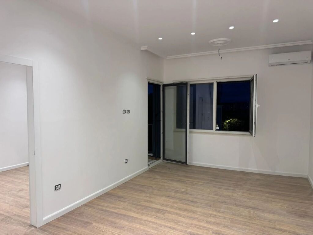 APARTAMENT ME QERA 1+1 RRUGA E KAVAJES 40.000 LEKE FH-97089