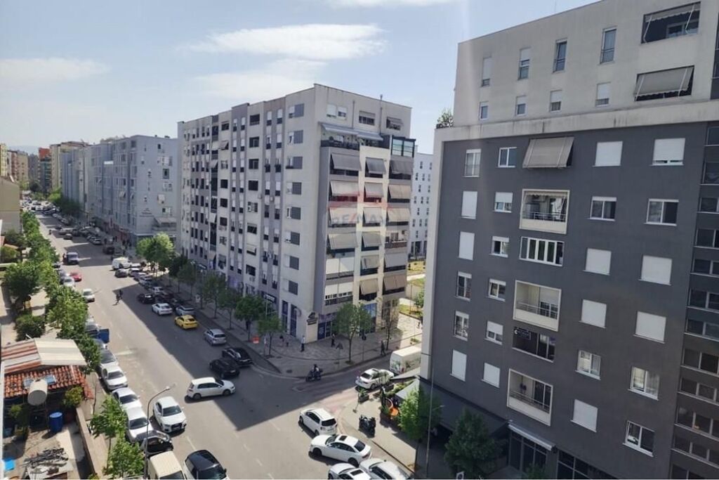 Office - For Rent - Paris Commune, Tirana