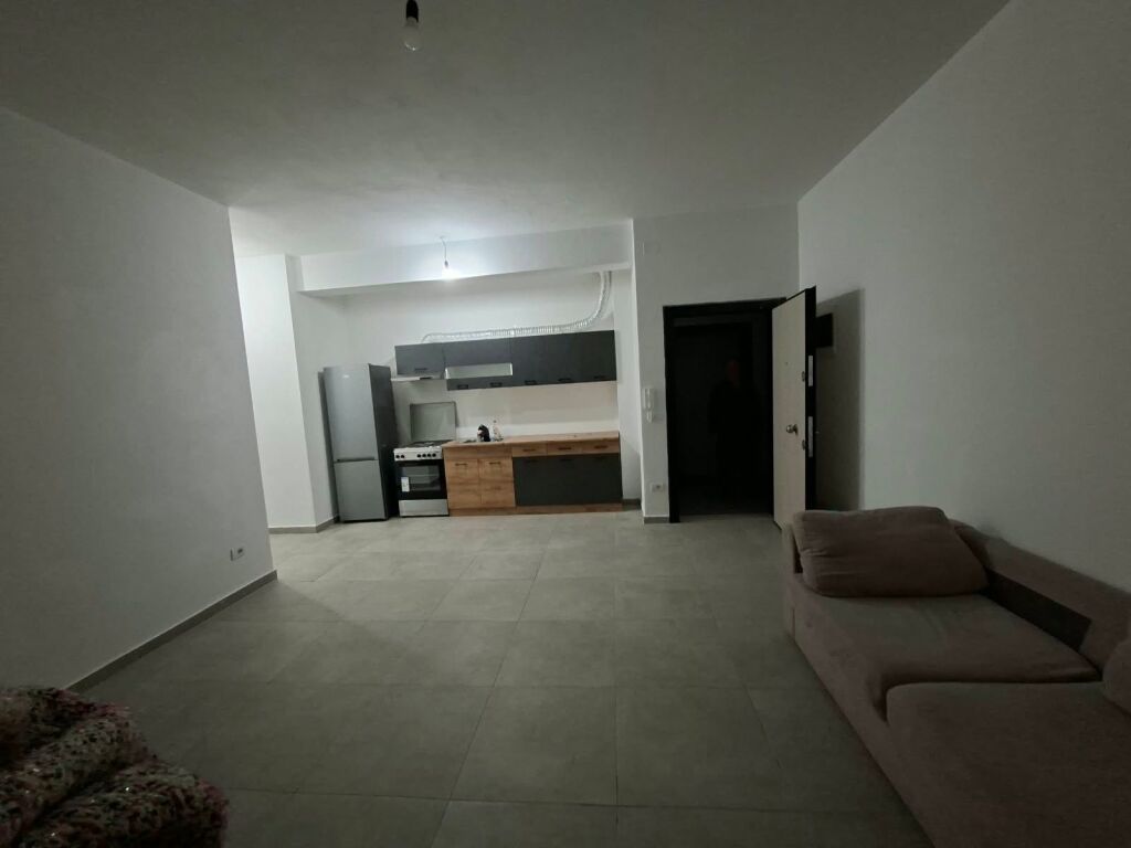 Affittasi Appartamento 2+1+1 con Balcone